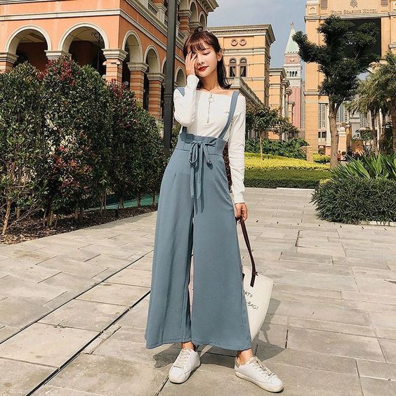 連身褲穿搭　嬌小女孩